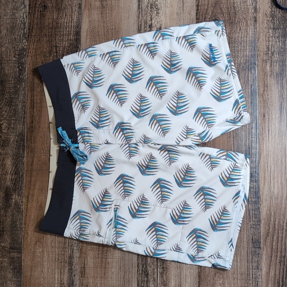 Patagonia Stretch Planing Boardshorts Size 35 In Fishbone Patterned Off-white - Picture 1 of 9